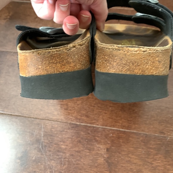 Women’s patent leather platform Birkenstocks, size 8 - Picture 4 of 9